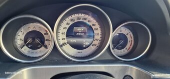 Mercedes Benz E250 - 13