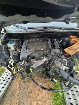 Rozpredám VW Touran 2 , 2.0 TDI 103kw - 13