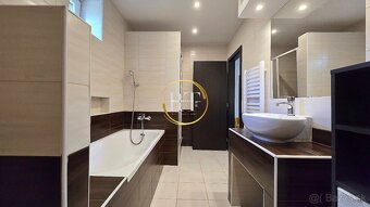 Útulný 3-izbový dom s veľkým pozemkom (910m2) a terasou - 13