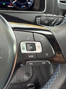 VW e-Golf 100kw DYNaudio, ACC, Virtual, LED, Mrtvý uhol - 13