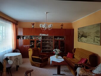 Rodinný dom s velkým pozemkov v blízkosti kupelov Dudince - 13