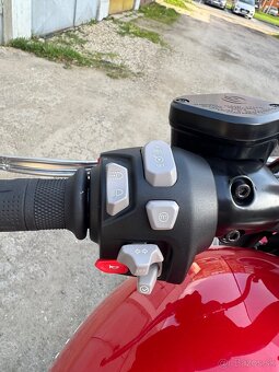 Triumph Rocket 3R - 13