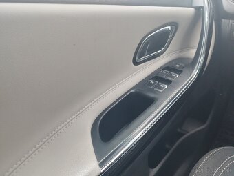 KIA CEED SW 1,6 GDi ZLATÁ EDÍCIA | jazdené - 13