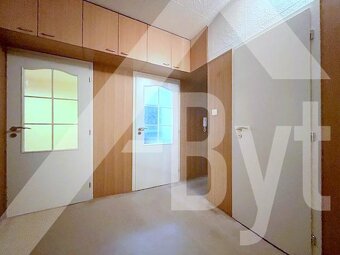 VEĽKÝ RODINNÝ 4-IZBOVÝ BYT , BALKÓN, ZARIADENIE - 13