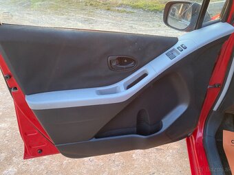 Predám Toyotu Yaris 1,0 benzin 51 kw - 13