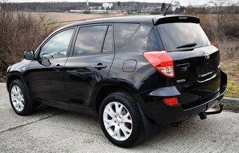 T0Y0TA RAV4 2.2D 4x4 Top stav - 13