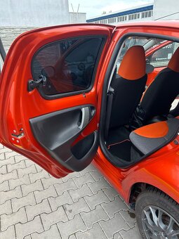 Predám auto TOYOTA AYGO - 13