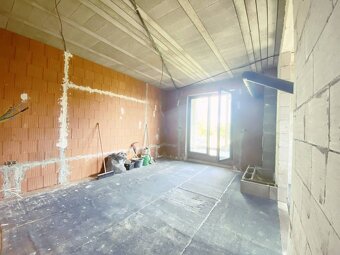 4 izbový bungalov na samote s pozemkom 3532 m2.Kolíňany Bara - 13