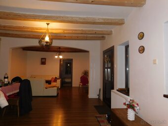 Znížená cena Útulný rodinný dom Šurany - 13