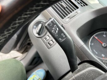 Volkswagen Touran 1.9 TDI 66kw 2009 - 13