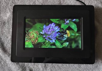 Predám digitálny fotorámik Jaytech s kamerou Aipyek - 13
