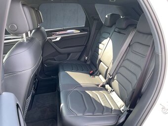 Volkswagen Touareg R-Line Black Panorama Matrix AHK ACC Nav - 13