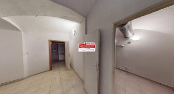 ZNÍŽENÁ CENA  (544m²) MEŠTIANSKY DOM V CENTRE SNV - 13