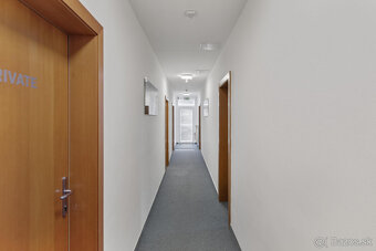 Na predaj štýlový penzión s priamym prístupom k vode v obci - 13