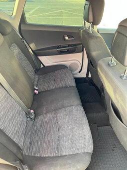 Predám KIA Ceed SW 1.6 CRDi (85 kW) Combi - 13