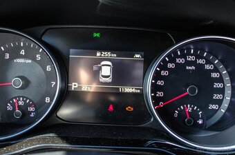 Kia XCeed 1.5 T-GDi Silver A/T - 13