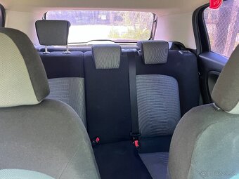 Fiat Punto Grande - 13