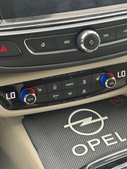 Opel Insignia 2.0 CDTI - 13