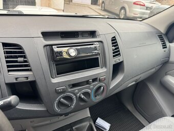 TOYOTA HILUX 2,5 DIESEL 4X4 KLÍMA 157000 KM - 13