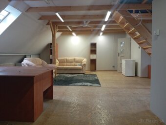 Obytný dom, sklady, kancelária - 13