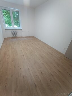 Novo zrekonštruovaný 3i byt Brezová pod Bradlom - 13