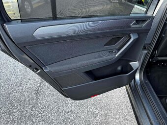 VW Touran R-Line TSi 110kw DSG 7 miestny,LED IQ.Light/PANO - 13
