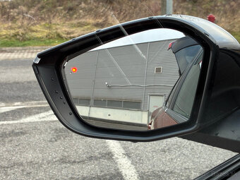 Citroën ë-C4 Electric 136k SHINE 50kWh ODPOCET DPH - 13