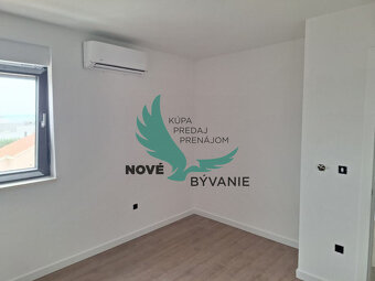 Chorvátsko-Na predaj apartmán so strešnou terasou a bazénom  - 13