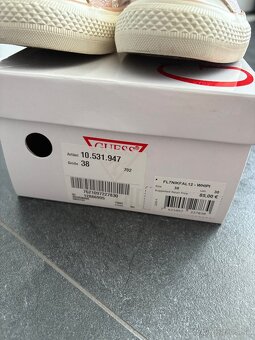 Tenisky Guess 38 - 13
