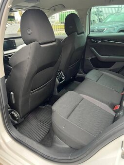 Škoda Octavia Combi 2.0 TDI SCR Ambition - 13