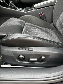 Škoda Superb Combi SportLine 1,4TSI iV FULL VYBAVA- Na Notár - 13