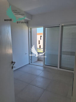 Novostavba apartmánu s výhľadom na more Chorvátsku-Privlaka - 13