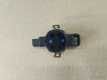 čelné sklo Passat B8, lišty, senzor - 13