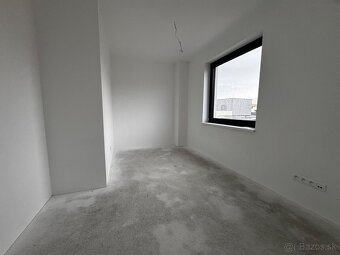 5i dom | pozemok 417m2 | 2x parking - 13