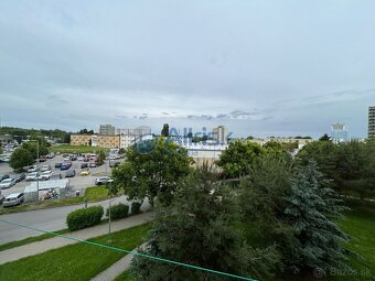 SKVELÁ PONUKA  Veľký 3-izbový byt s balkónom, kompletná rek - 13