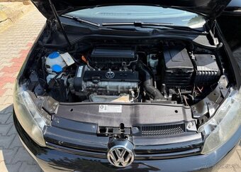 Volkswagen Golf 1,4i VI serviska , klima , benzín manuál - 13
