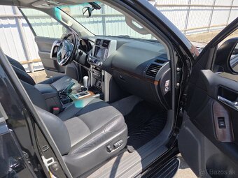 Toyota Land Cruiser 3.0I D-4D Premium A/T REZERVOVANE - 13
