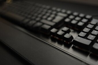 Trust GXT 860 Thura – semi-mechanická herná klávesnica s RGB - 13
