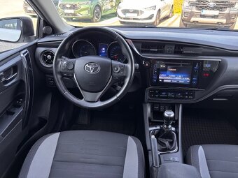 Toyota Auris 1.6 D-4D S&S Executive 9/2015 - 13