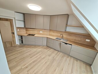 3-izbový byt kompletne zrekonštruovaný - 13