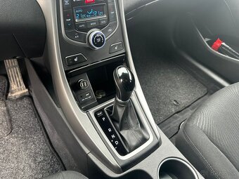 Hyundai Elantra - 13