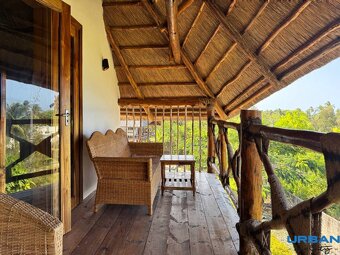 POSCHODOVÁ VILA S VÝHĽADOM NA OCEÁN - 13