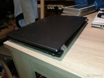 Acer. Intel Dvojjadro. 15,6" LED. 4GB. 500 GB. - 13