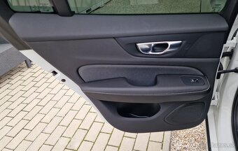 VOLVO V60 D3 R-DESIGN A/T - 13