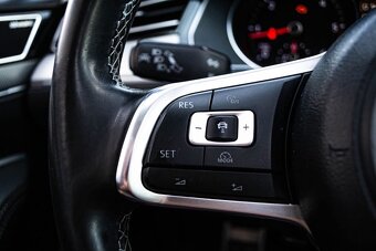 VOLKSVAGEN PASSAT 140kw R - 13