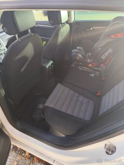 Predám Passat B7 kombi :) - 13
