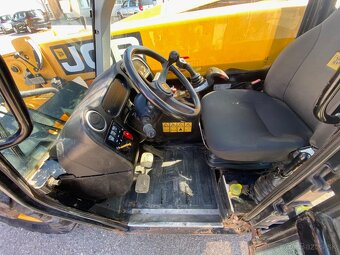 JCB 2015 4x4 čelný nakladač VIN 216 - 13