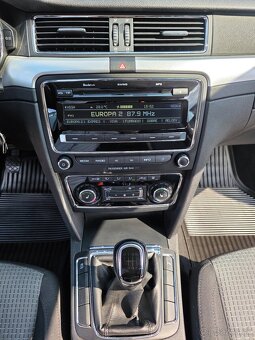 ŠKODA SUPERB COMBI 2.0 CRTDI 103KW ELEGANCE - 13