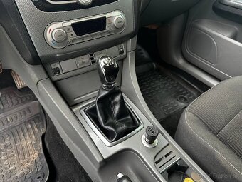 Ford Focus 1.8 benzín - 13