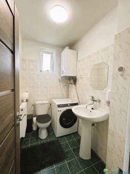 rodinný dom s parádnym záhradným domom, severná časť mesta,  - 13